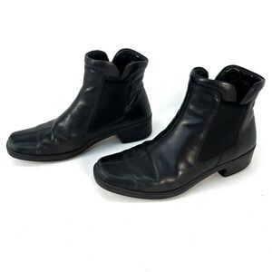 Ecco Light Black Leather Slip On Ankle Boots Size EU 40 / US 9.5 Chelsea Healed